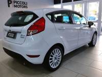 FORD - FIESTA - 2015/2016 - Branca - R$ 59.900,00