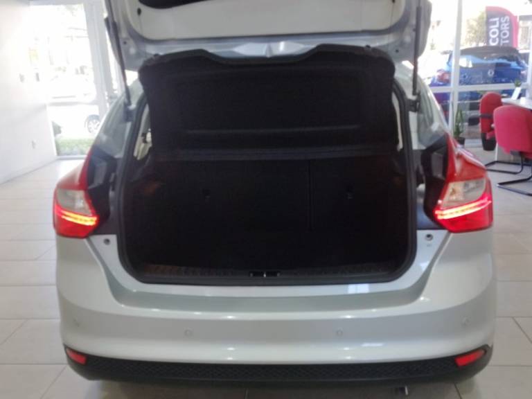 FORD - FOCUS - 2014/2015 - Prata - R$ 54.900,00