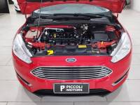 FORD - FOCUS - 2015/2016 - Vermelha - R$ 65.900,00