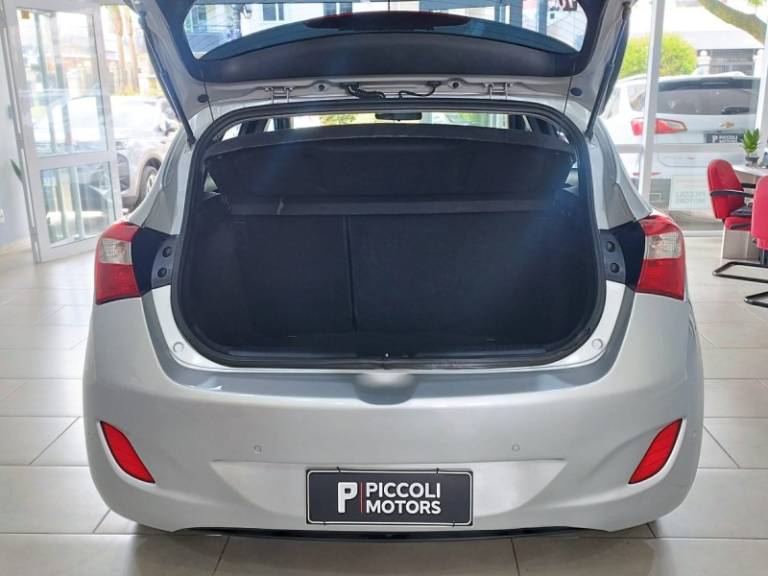 HYUNDAI - I30 - 2015/2016 - Prata - R$ 84.900,00
